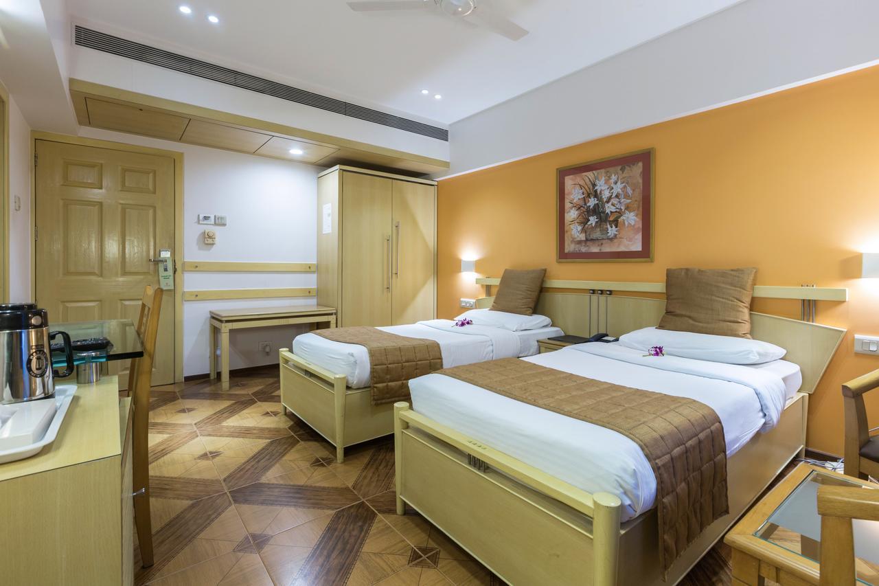 The Royal Orchid Hotel, Chembur Bombaim Exterior foto